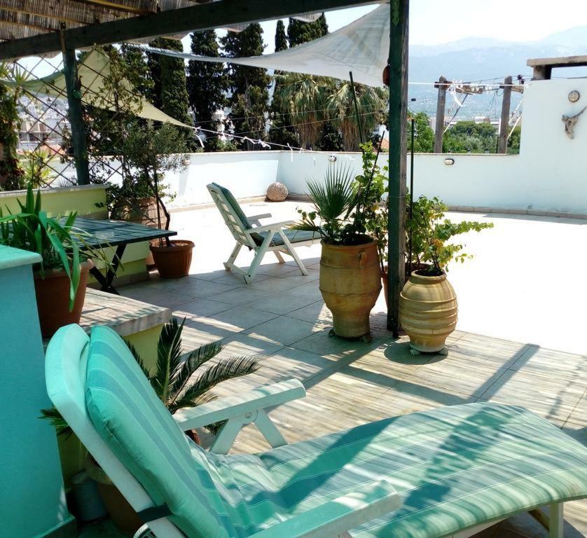 "Green Apartment" Close To Port & Center - Parking パトラ エクステリア 写真